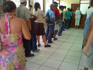 Standing in line, Honduras