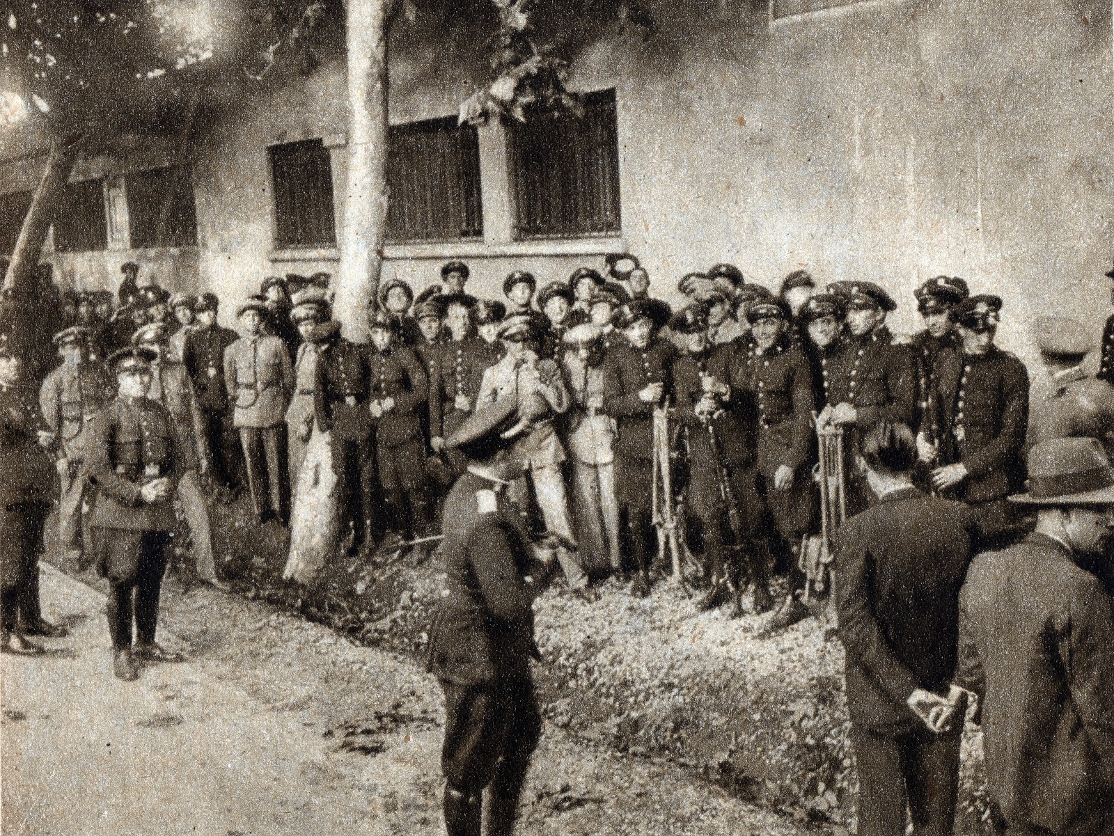 DE HUELGA REVOLUCIONARIA A HUELGA DE