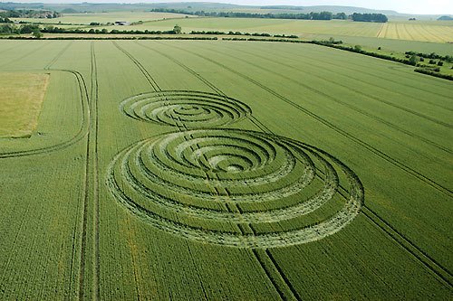 [avebury2.jpg]