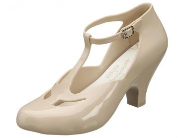 [VW+Anglomania+Heel+creme.jpg]