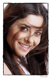 sonali kulkarni marathi actress