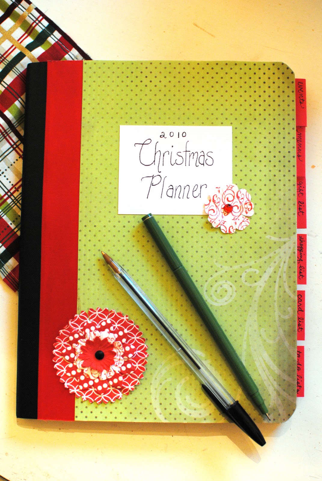 using-a-christmas-planner-feathers-in-our-nest