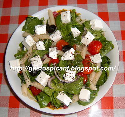 Salată de paste cu spanac
