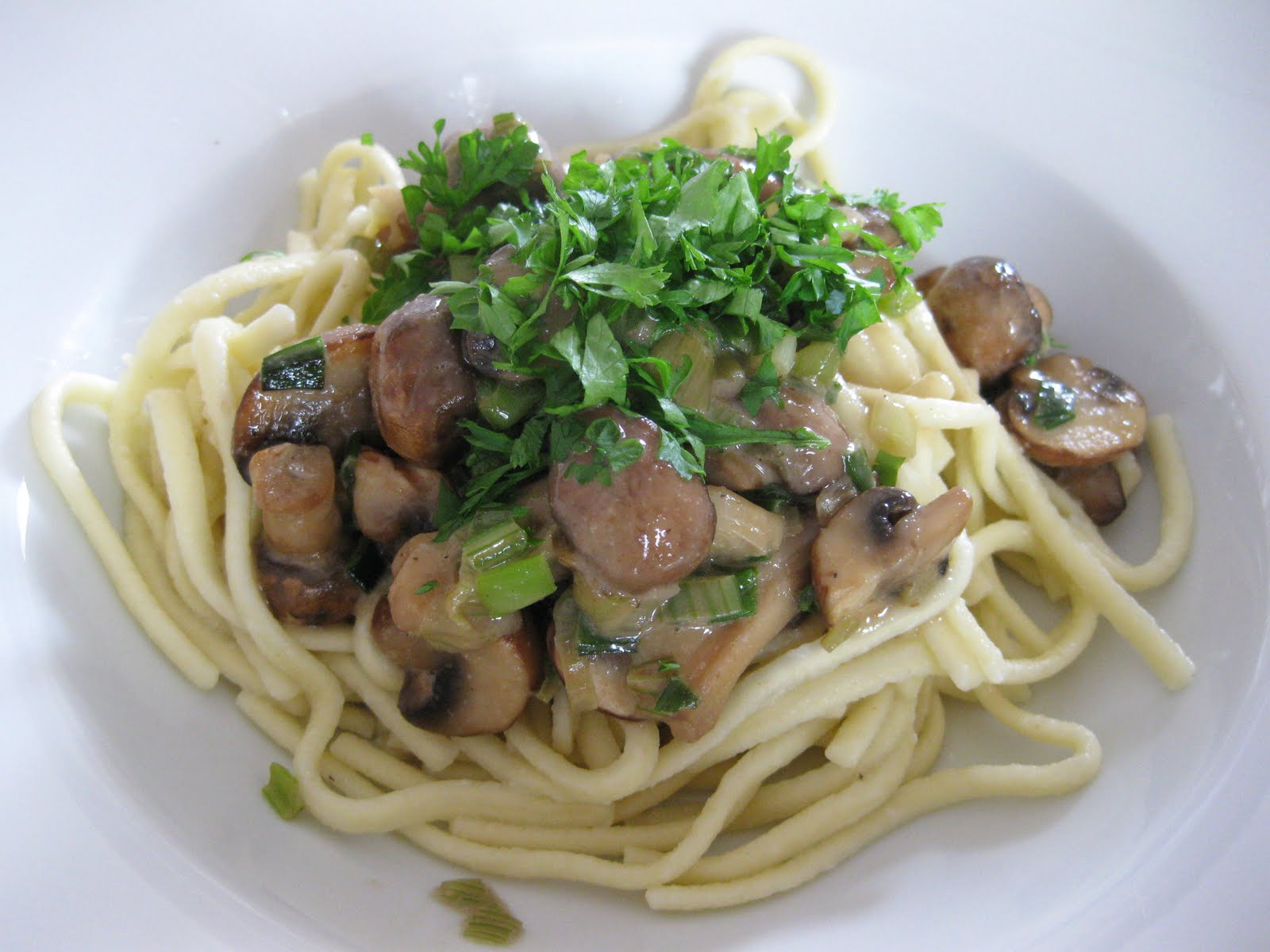 Spätzle mit Rahmchampignons - Veganpassion