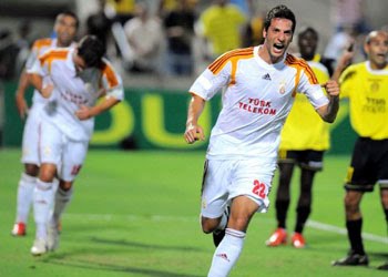 [20090730_galatasaray_sevinc_hakan_balta_1.JPG]