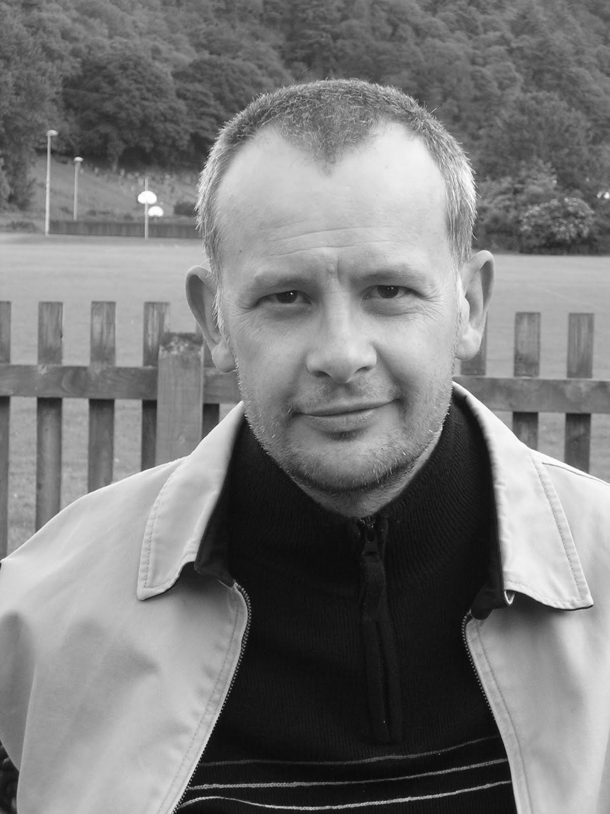 [Michael+Stone+b&w.JPG]