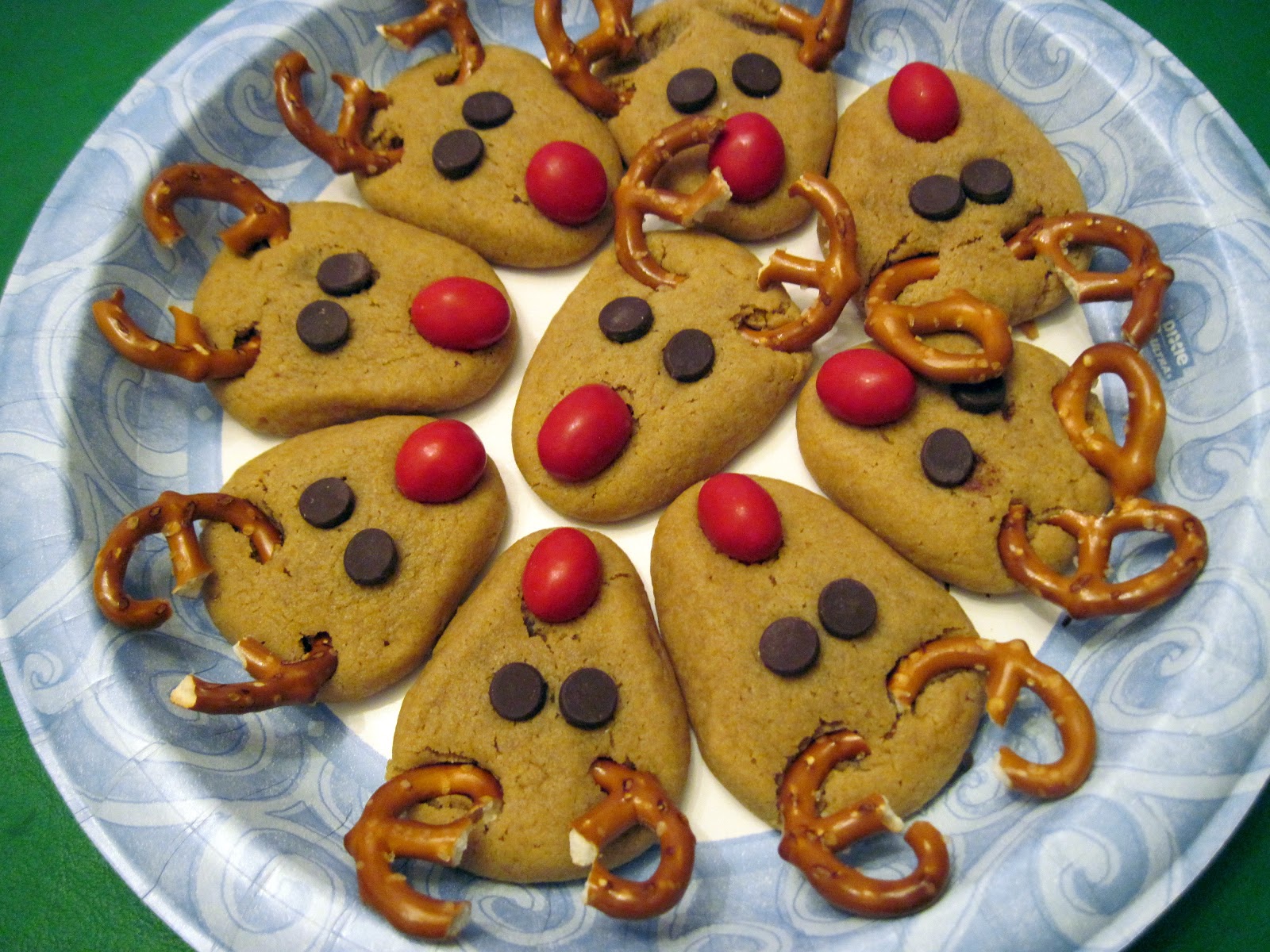 Jenibee Recipes: Reindeer Cookies