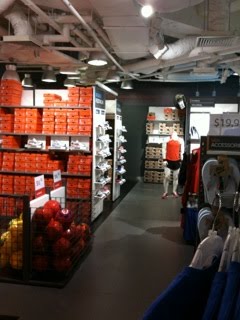 nike clearance store on elvis presley