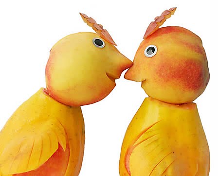 [bird_peaches_20090914_1609695799.jpg]