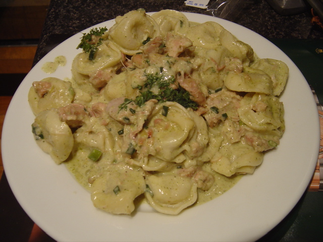 [20070331ChickenPestoTortellini.jpg]