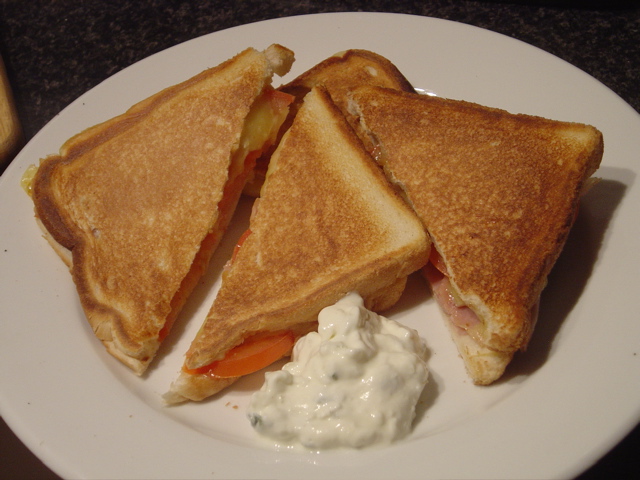 [20070403HamCheeseTomatoOnWhite.jpg]
