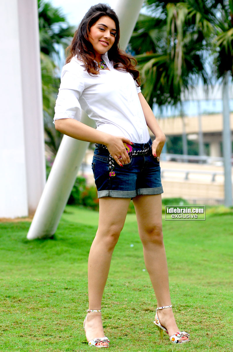 [hansika20.jpg]