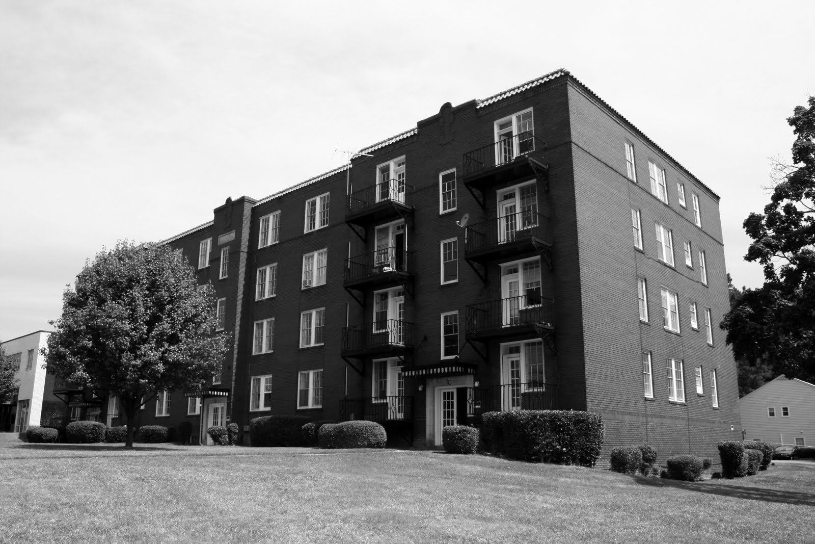 hmwPreservation 3200 Hillsborough Street Wilmont Apartments