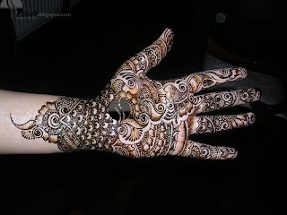 Simple Design of Mehndi for Casual