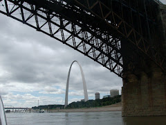 We ARE in the MISSISSIPPI--here's the Arch in St. Louis