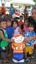 Flat Stanley with Polynesian children