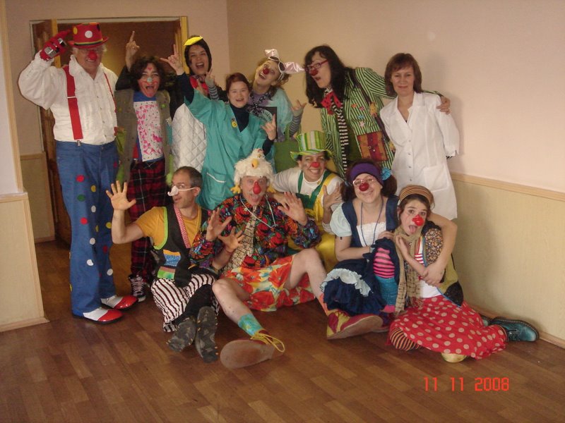 [mental150kidswithclowns.jpg]