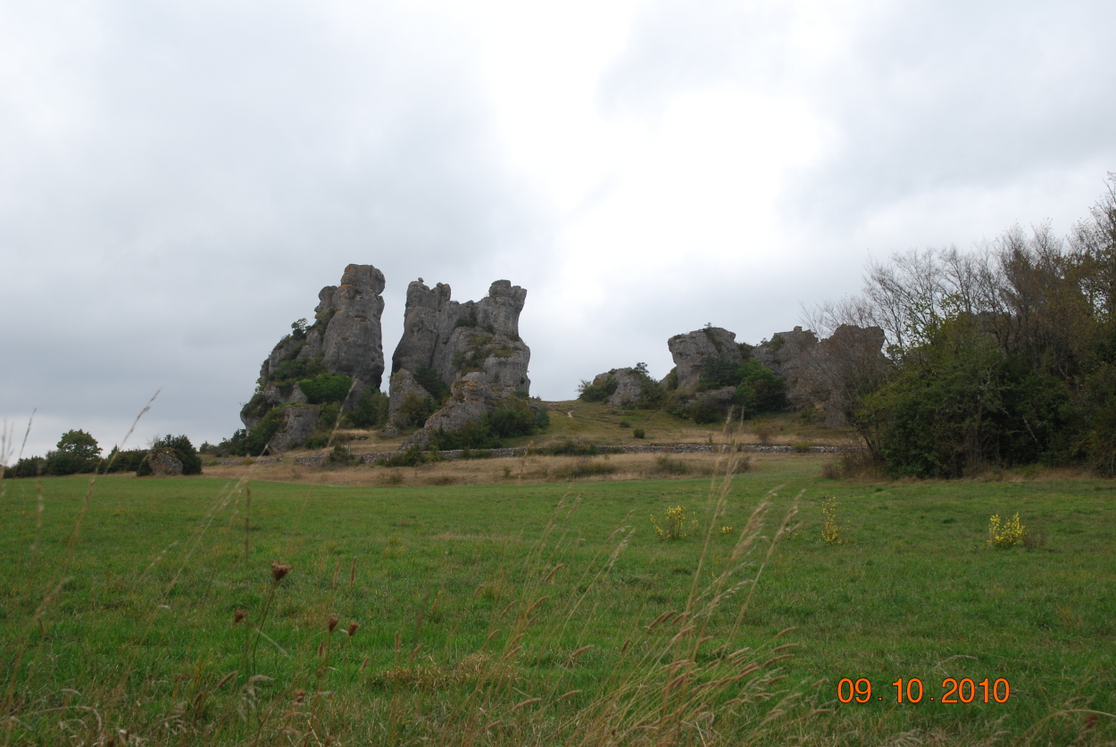 lesdanjean: St André-De-Vézines , Rochers de Roques-Altès 9 oct 2010