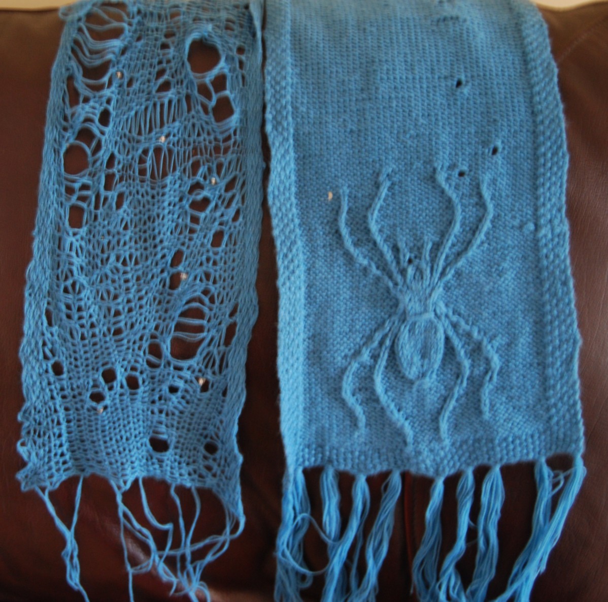 [October+is+for+Spinners+scarf.jpg]
