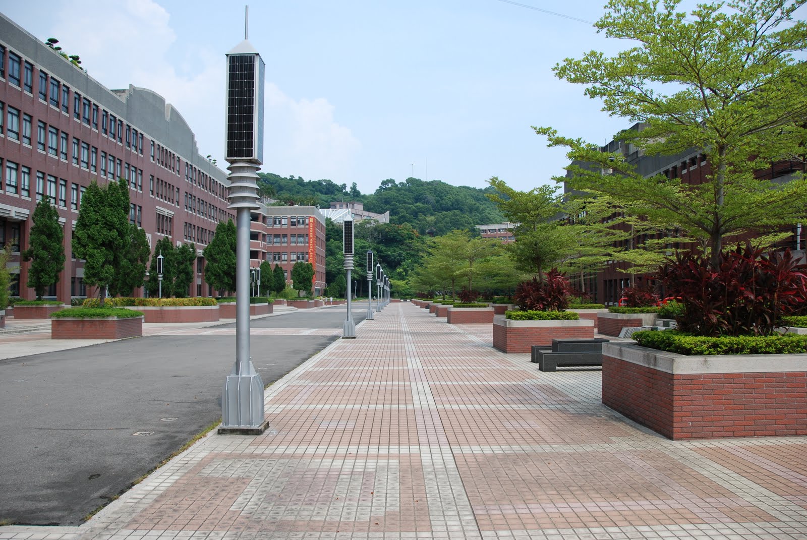 Mookoo's Home (木咕子的家) Meeting Robert at Dayeh University