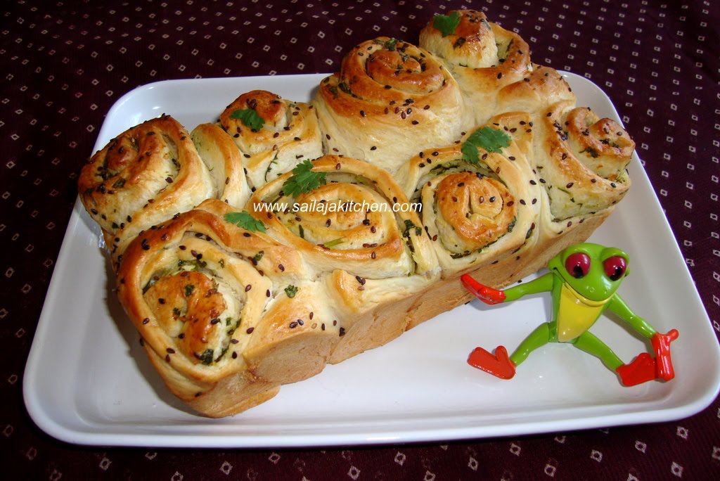 Sailaja Kitchen...A site for all food lovers! Garlic Bread Roll