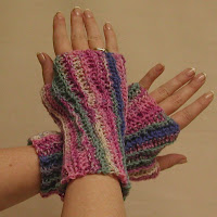 These are the wrist warmers that sold last night.