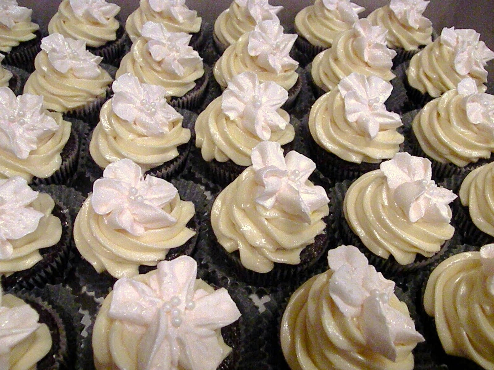Icing Designs: Italian Meringue Buttercream Icing Designs: Italian Meringue Buttercream
