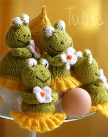 knitted frog