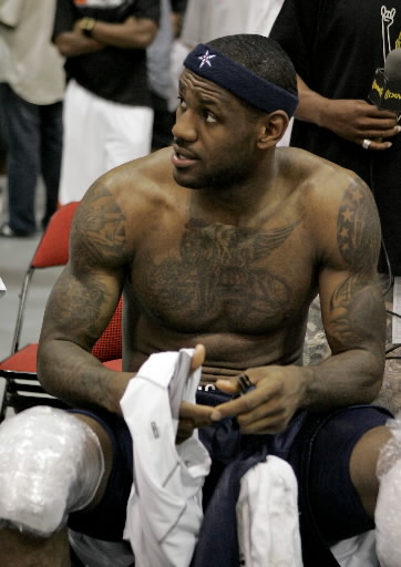 lebrontalkslt.jpg