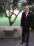 Arbol de Olivo por la Paz en Jerusalem y Palestina, plantado en Inauguración Embajada Palestina '99
