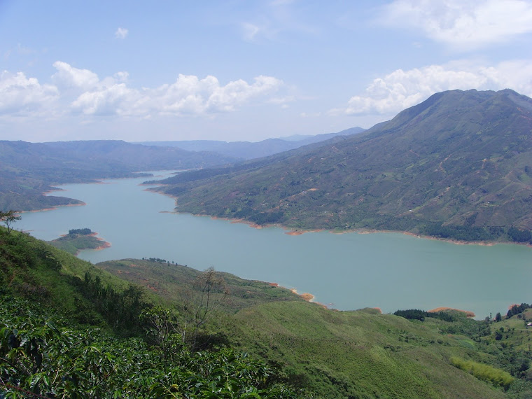 hidroeléctrica y represa La Salvajina. Suarez_Cauca_Colombia