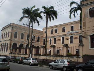 Vista externa do Colégio na Rua Gaspar Viana