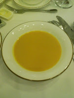 ＣＥＯの結婚式で出た料理、かぼちゃのスープの巻。