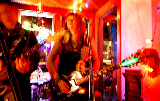 [web-halloween-ellig-guitar.jpg]