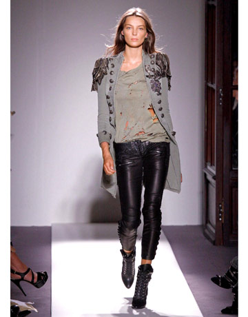 [balmain-utilitarian-newlooks-0110-de.jpg]