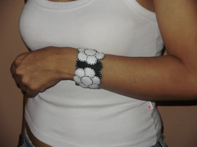 Bracelete em Feltro.
