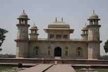 Itimad al daulah, baby taj