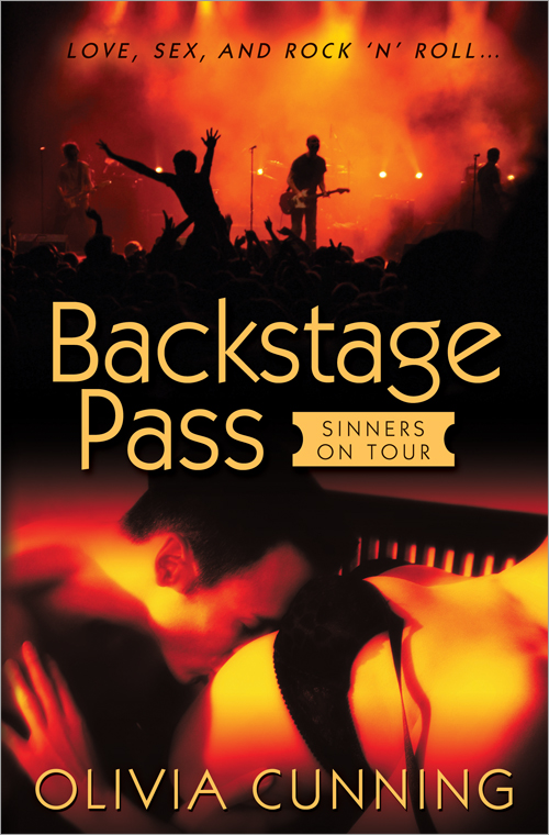 BookHounds GIVEAWAY & REVIEW Backstage Pass Sinners on Tour by