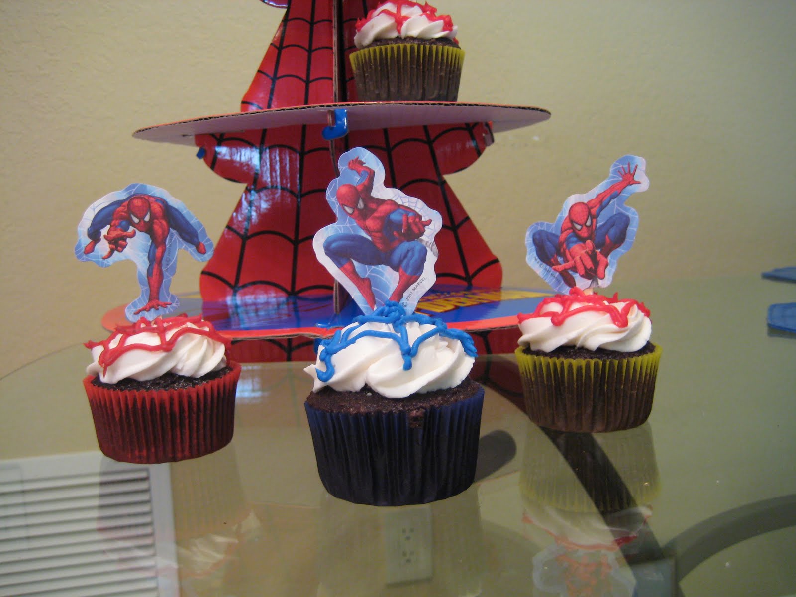 Bashert Cakes Spiderman Cupcakes