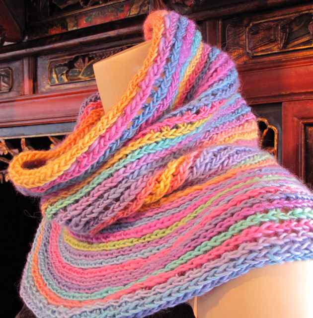 The New Crochet Cowl Scarves: November 2010