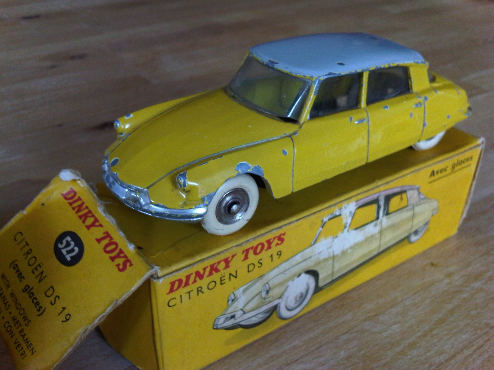 my-model-cars-citro-n-ds-19-1-43-by-dinky-toys