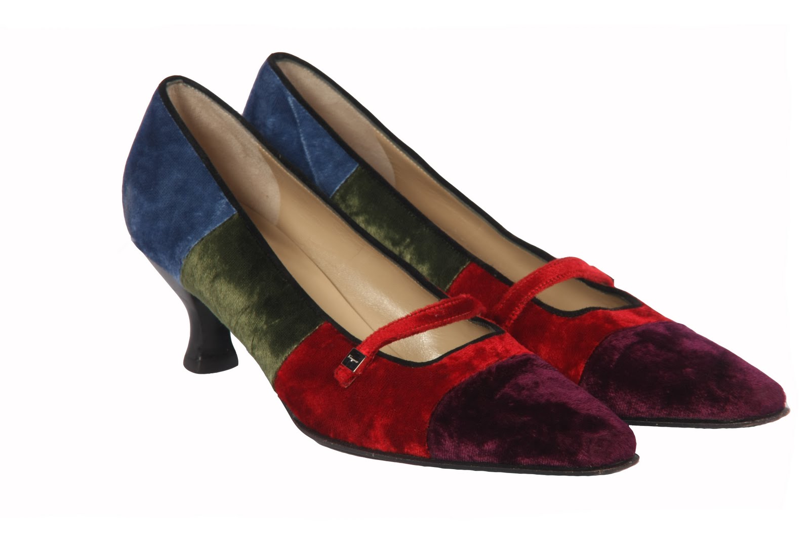 Glitter Sale Insider: More Shoes! Manolo, Ferragamo & Yves St. Laurent