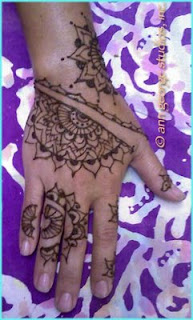 henna tattoo pattern back of hand
