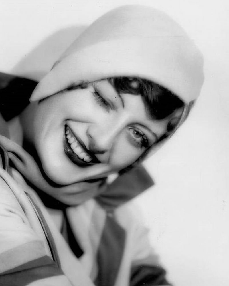 [Joan+Crawford+wink.jpg]