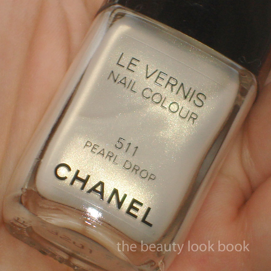 A Closer Look at Chanel Black Pearl #513 Le Vernis - The Beauty Look Book