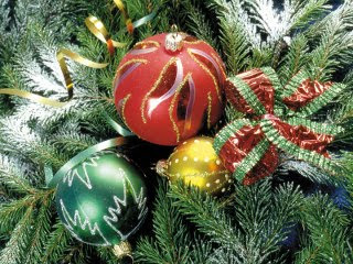 Baloni na Božićnom drvcu download besplatne pozadine slike za mobitele