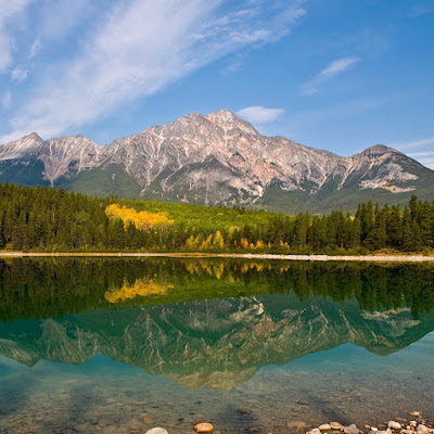 Mountain Lake Reflection download free wallpapers for Apple iPad