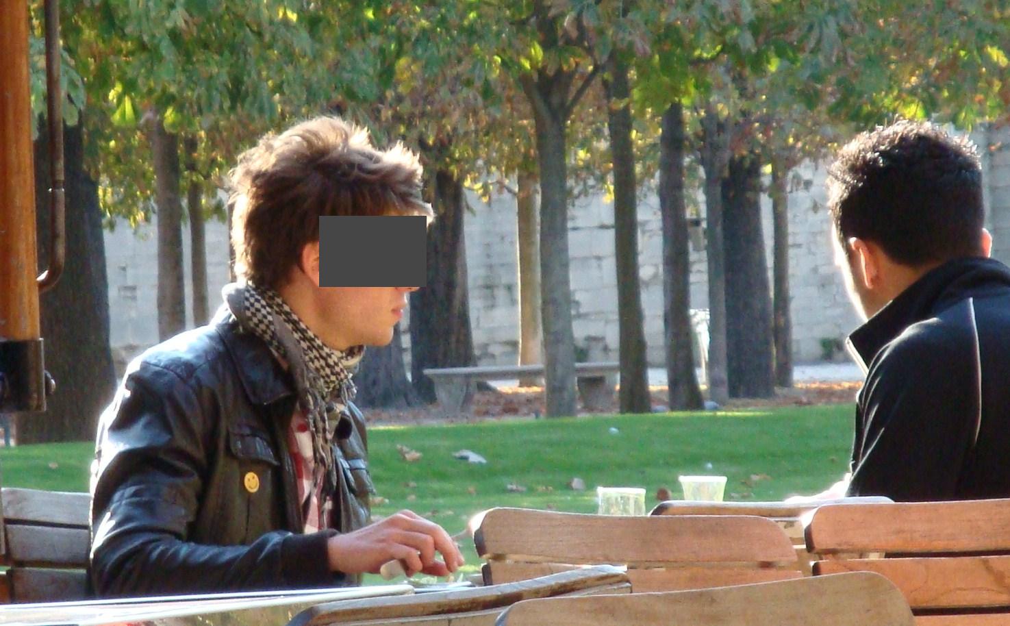 [Paris+-+homme+foulard.JPG]