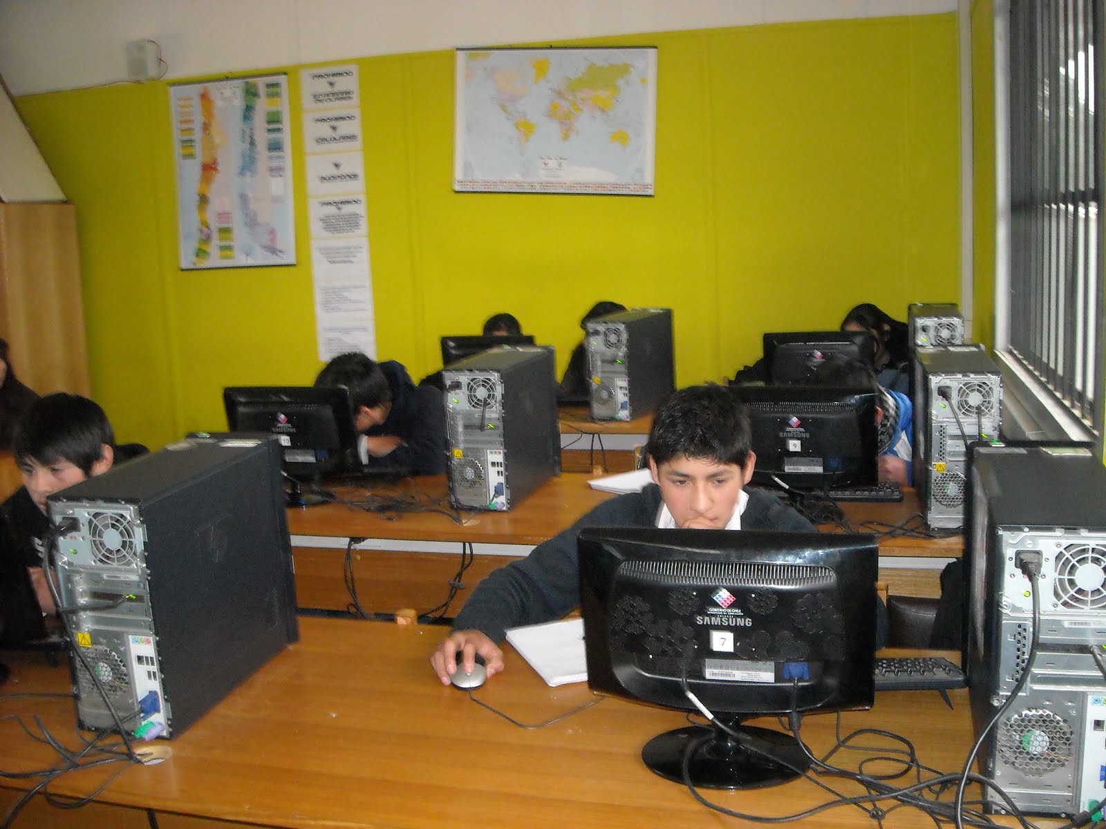 Nuestros Lugares: Sala de Computación Media