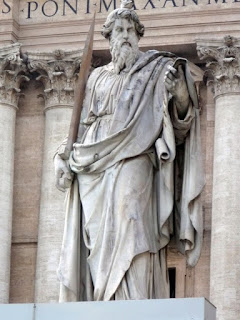 São Paulo, na entrada da basílica de São Pedro